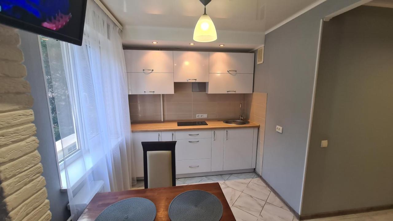 Apartaments On Vulytsia Heroiv Ato 32 Kryvyj Rih Exteriör bild