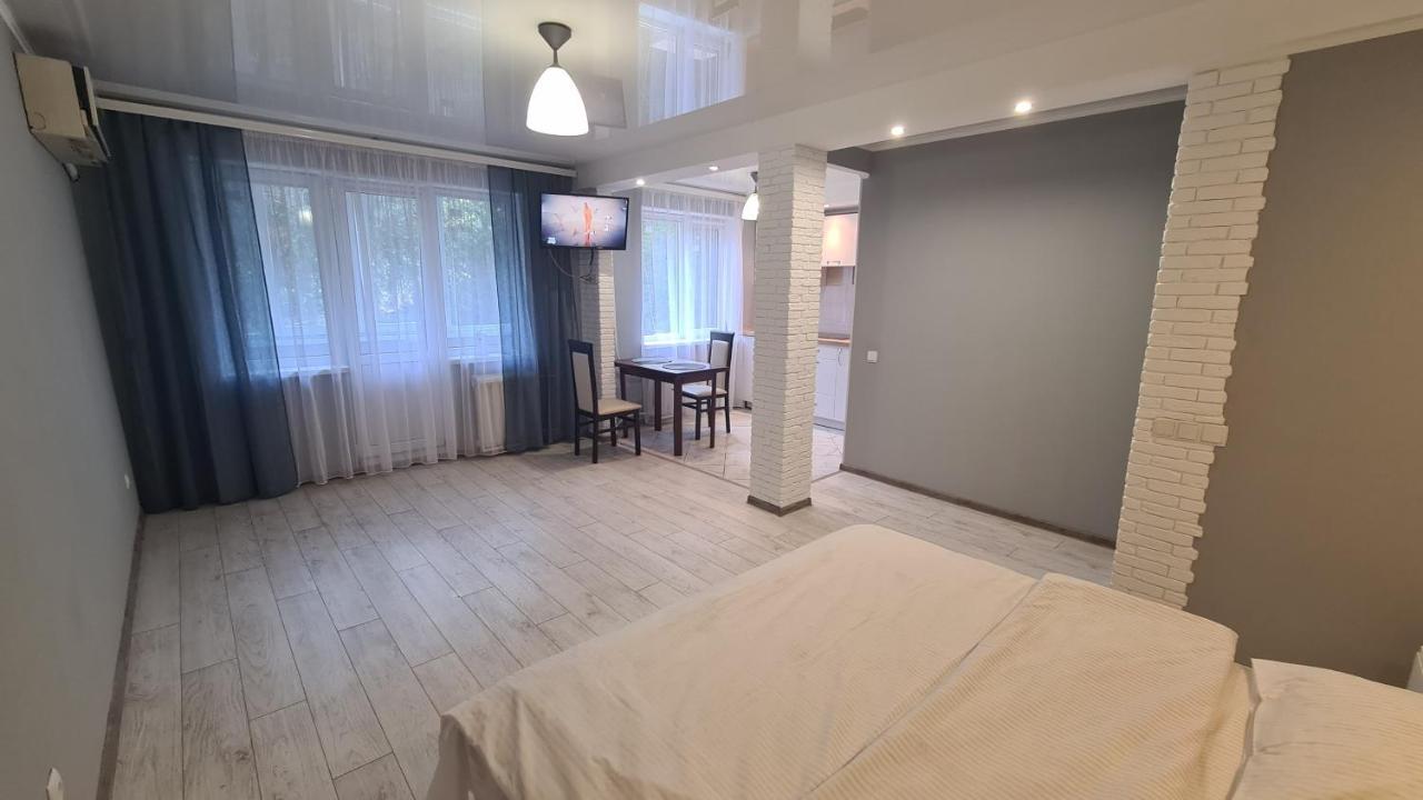 Apartaments On Vulytsia Heroiv Ato 32 Kryvyj Rih Exteriör bild
