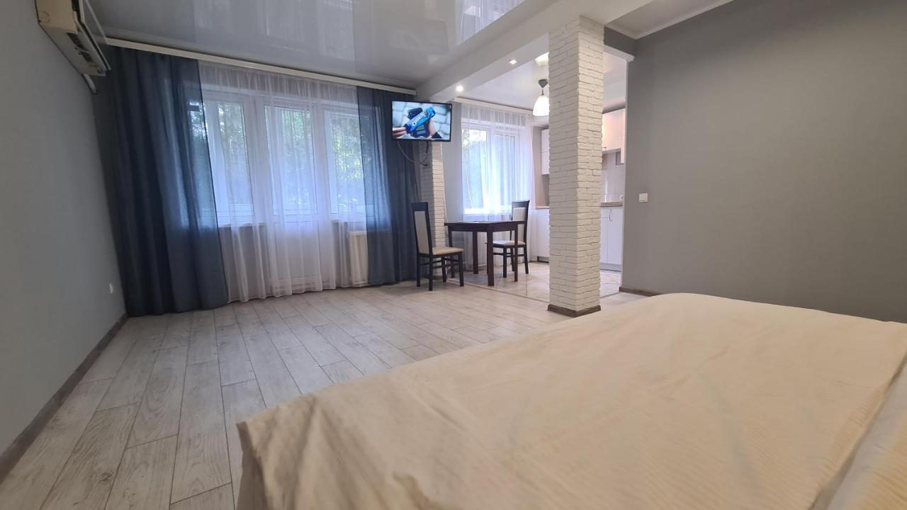 Apartaments On Vulytsia Heroiv Ato 32 Kryvyj Rih Exteriör bild