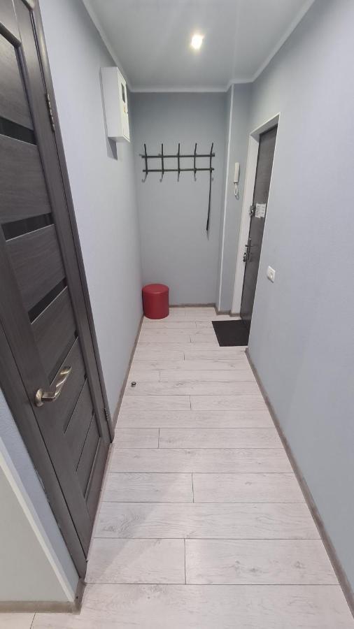 Apartaments On Vulytsia Heroiv Ato 32 Kryvyj Rih Exteriör bild
