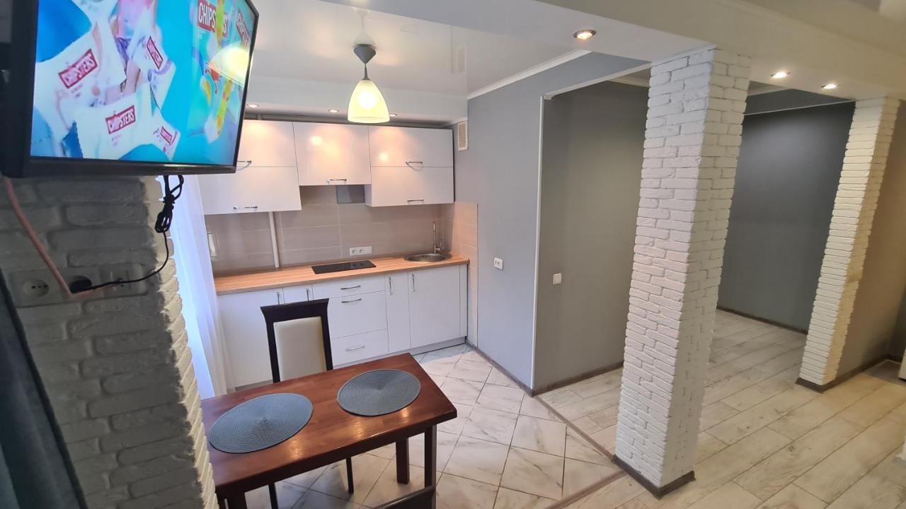 Apartaments On Vulytsia Heroiv Ato 32 Kryvyj Rih Exteriör bild